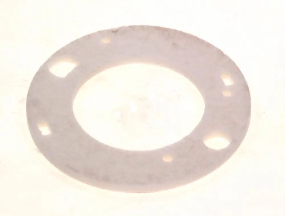 Runde, flache Dichtung aus hellem Material mit mehreren Öffnungen, möglicherweise für einen Gasbrenner, gekennzeichnet als Bosch.